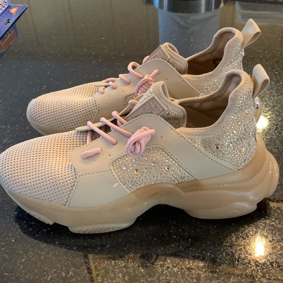Elegant Beige Women's Sneakers - Picture 1 of 4